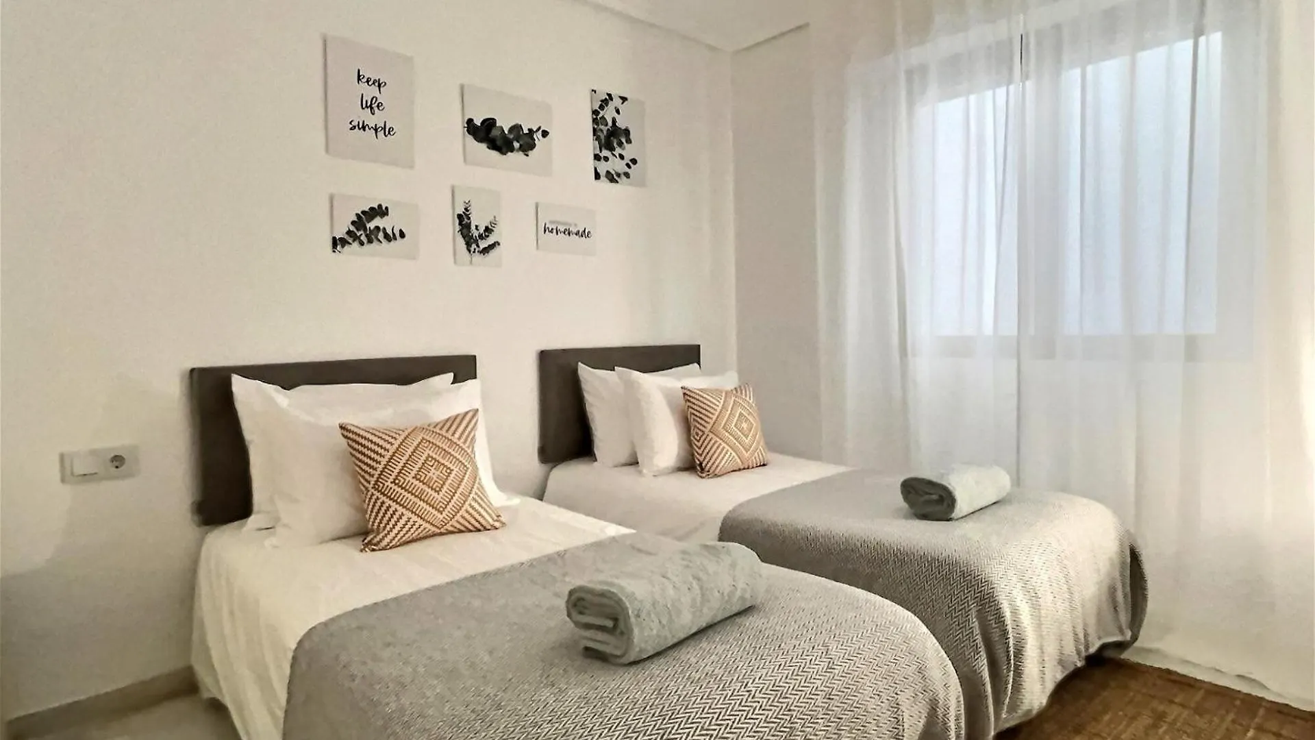 Harbour Heaven 2 Bed, 2 Bath Apartment Steps From Puerto Banus Marina And Beach Marbella